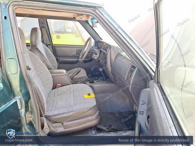 Auction photo