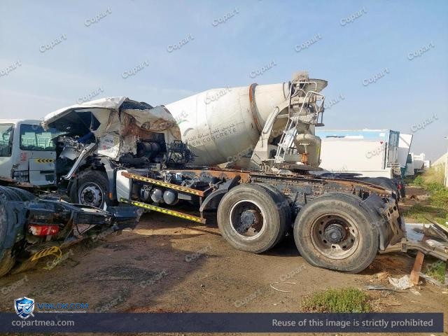 Auction photo