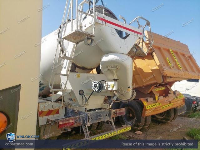 Auction photo
