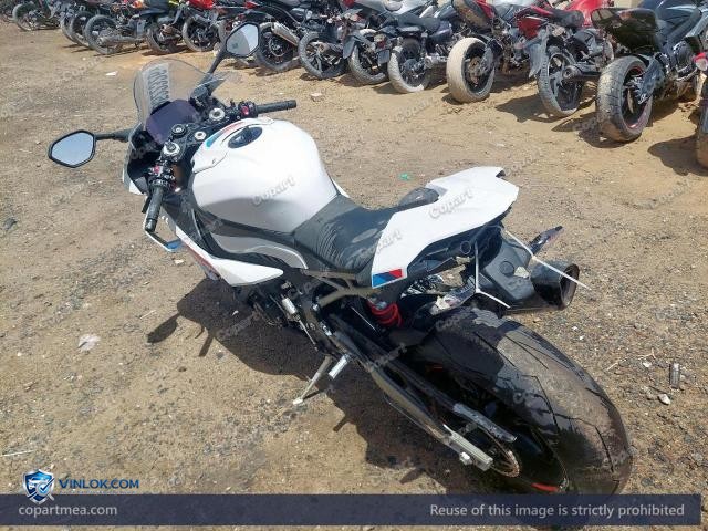 Auction photo