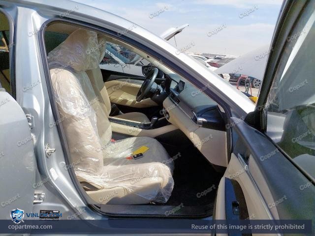 Auction photo