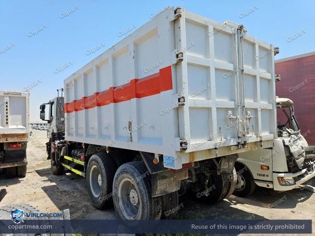 Auction photo