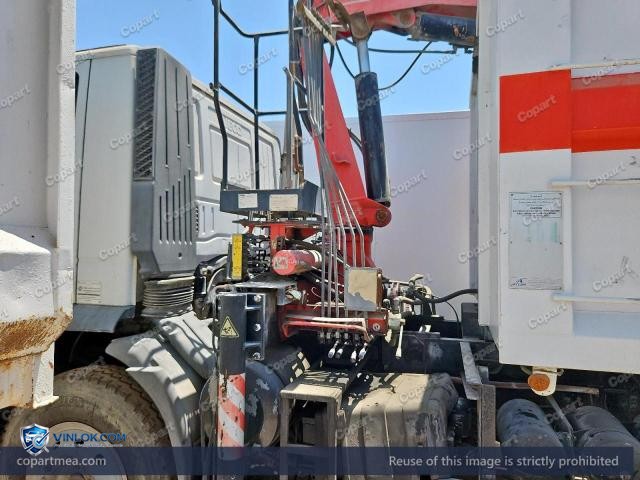 Auction photo