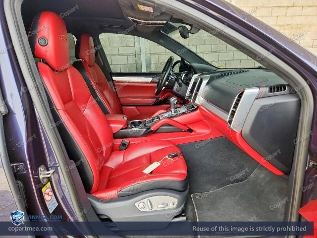 Auction photo