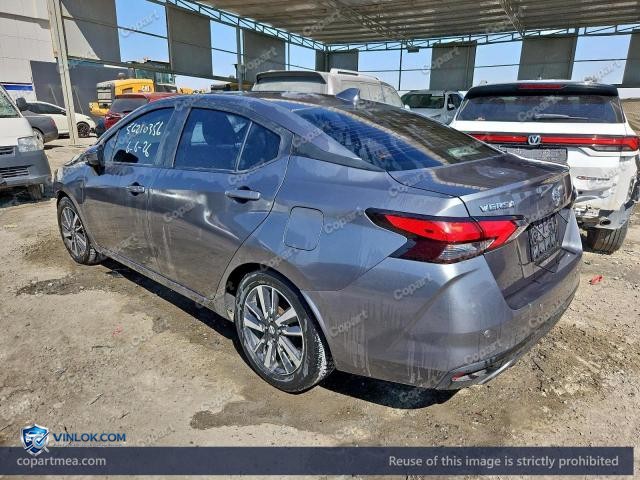 Auction photo