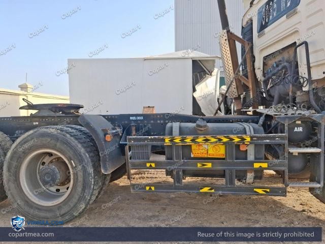Auction photo
