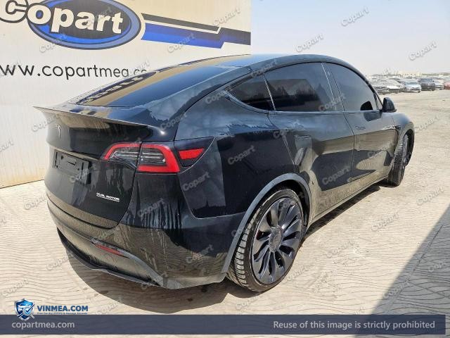 Auction photo