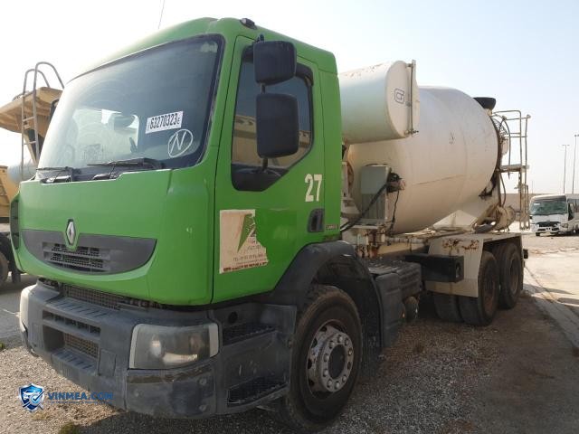 Auction photo