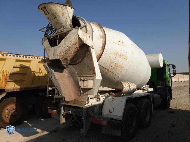 Auction photo