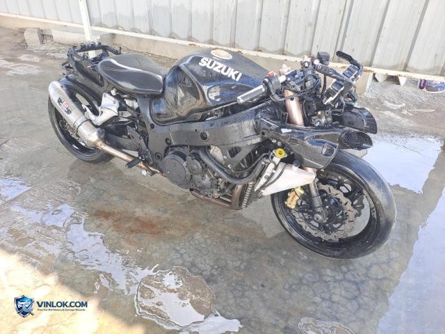 2013 SUZUKI BIKE — Lot 75918535 auction photo