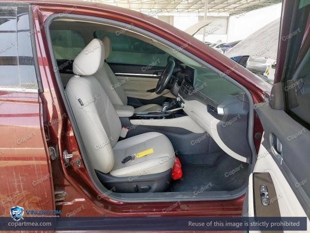 Auction photo
