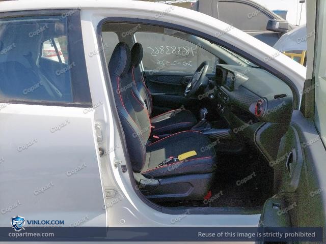 Auction photo