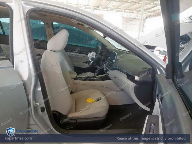 Auction photo