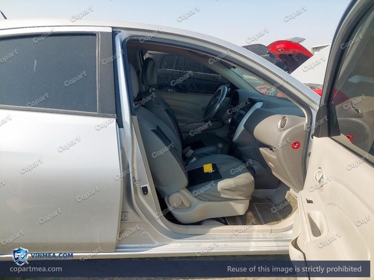 Auction photo